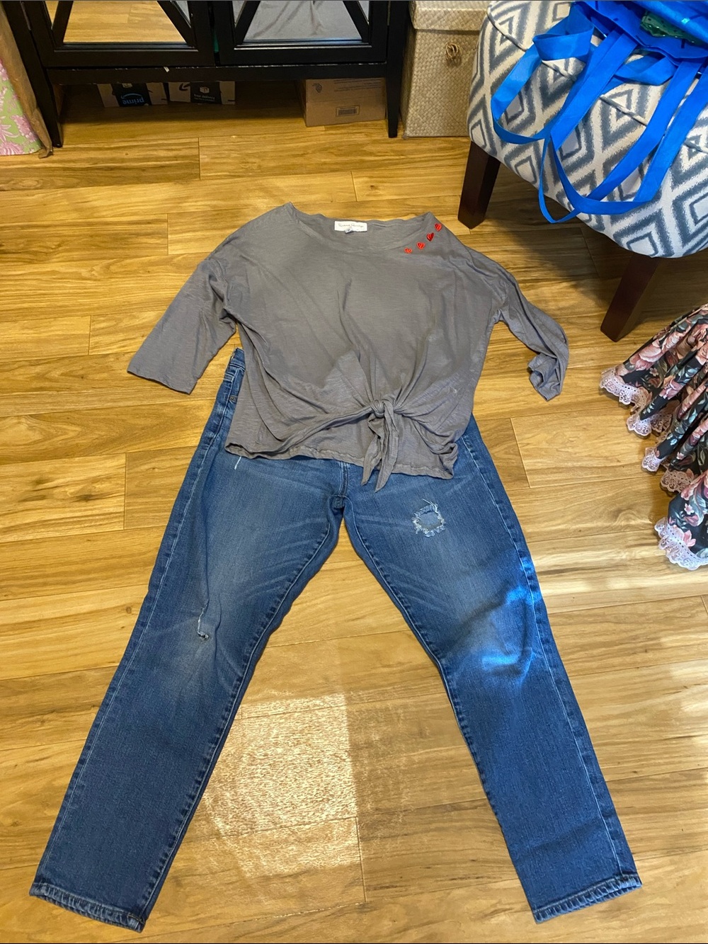 Bundle; GAP 1969 ladies size 14 distressed jeans & French Laundry top - Picture 10 of 10